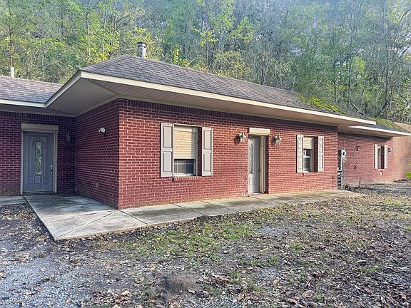 3rd image of 28 Alease Dr