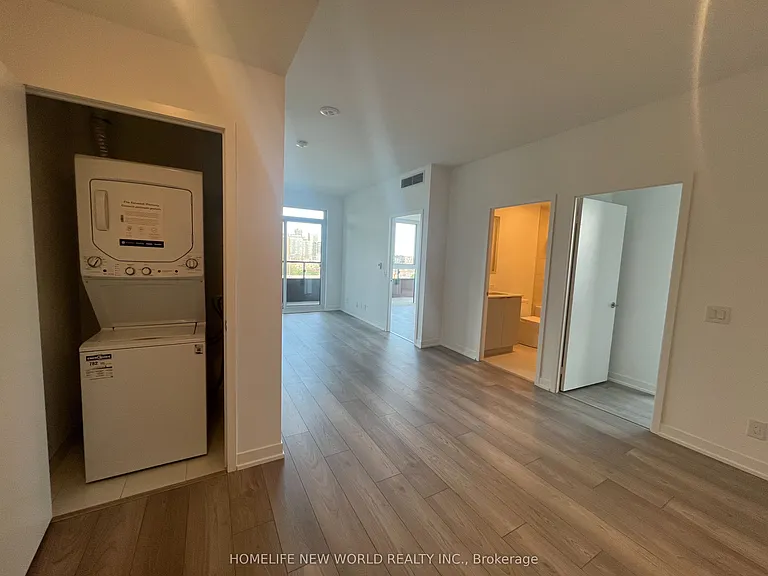285 Dufferin St #811 — Photo 10