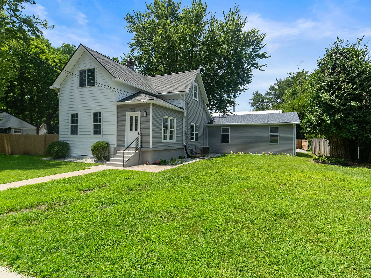 3 bed, 2.5 bath, 2048 sqft, $2,250 — Photo 1