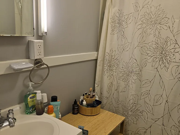 1103 W Church St #2 — Photo 6