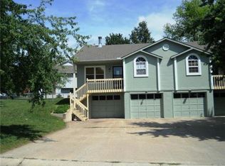 15529 Elm St, Basehor, KS 66007