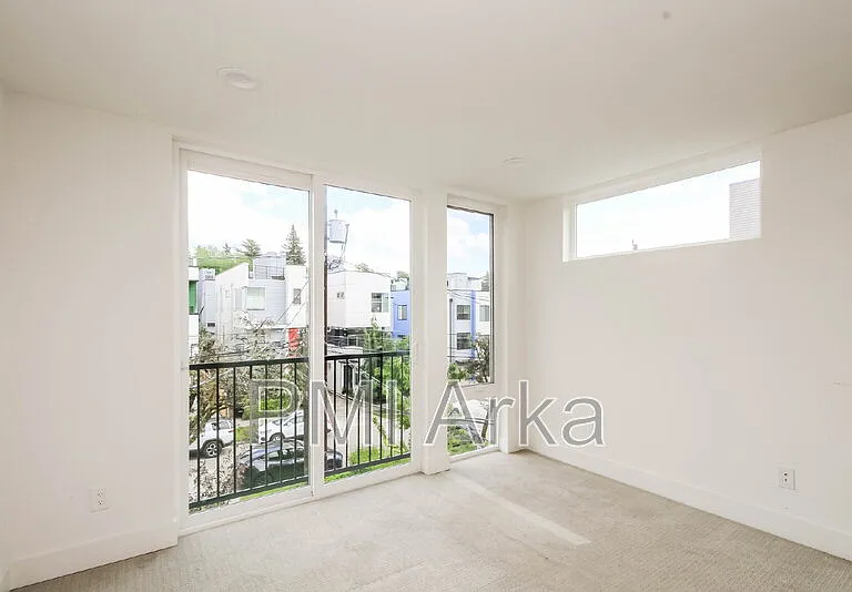 909 28th Ave S #C — Photo 6