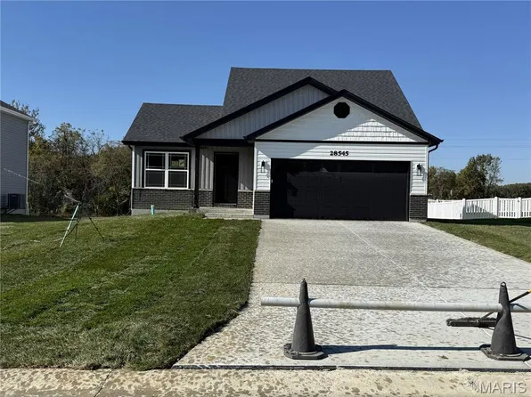 28545 Shallow Water Rd, Warrenton, MO 63383