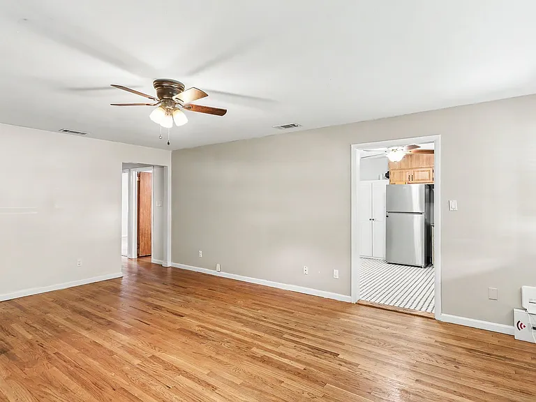 103 Maple Ave — Photo 6