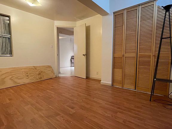 3rd image of 634 Olmstead St