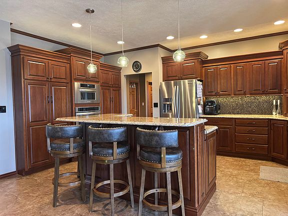 5th image of 620 E Lochland Rd