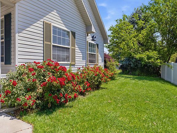 2nd image of 642 Country Lane Ct