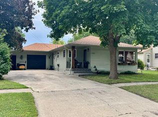 1104 8th Ave, Manson, IA 50563