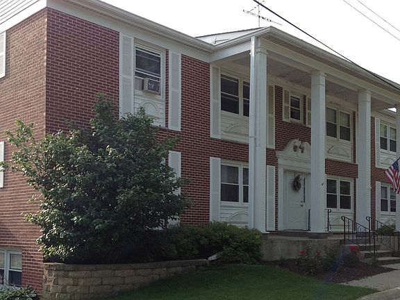 2nd image of 555 N Pearl St #1