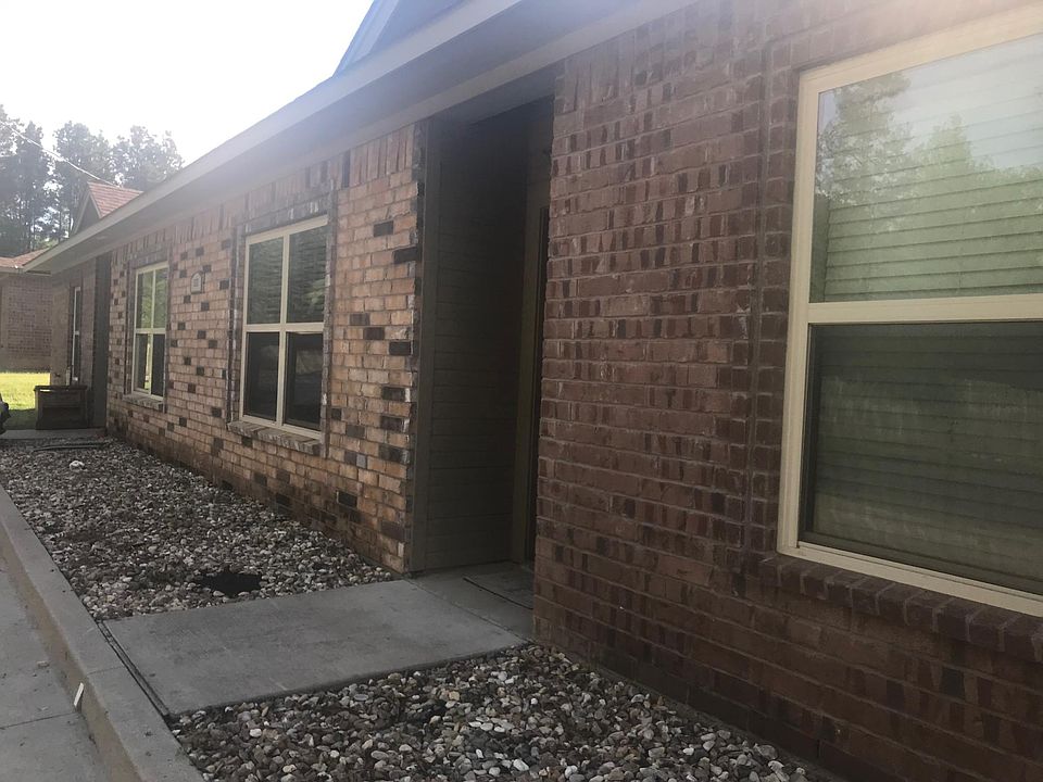 1st image of 596 Moore Ln #A