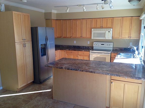 4th image of 2061 W Dixon St