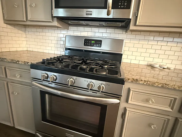 810 Jones Rd — Photo 2