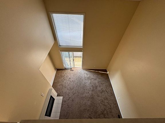 5th image of 608 Kingfisher Ln E