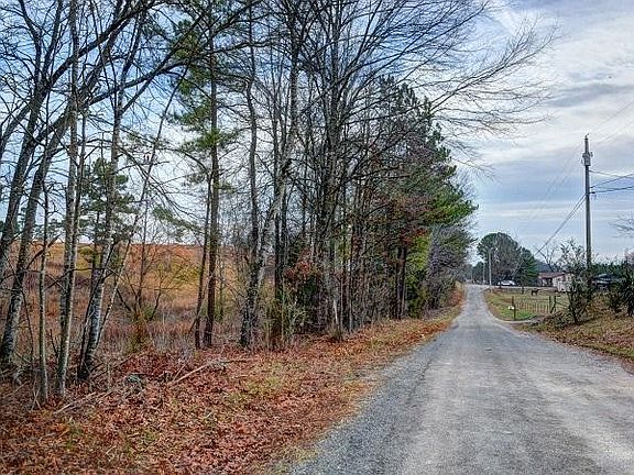 2nd image of 18 Henderson Rd