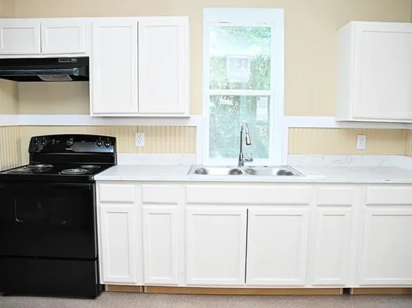 526 Park St #E, Millen, GA 30442