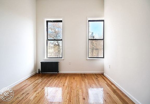 4th image of 1442 De Kalb Ave #3L