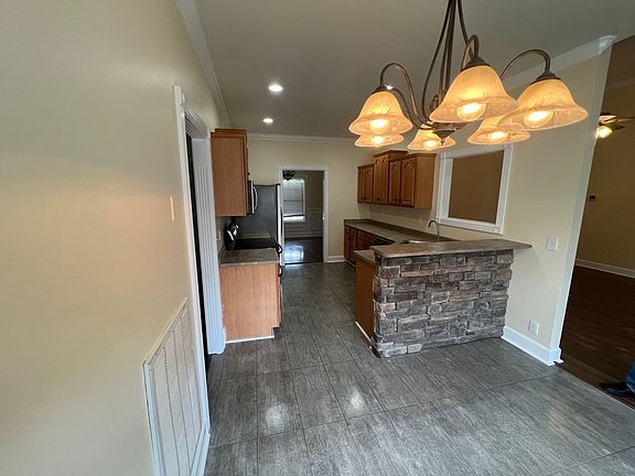 4th image of 2627 Isaiah Dr