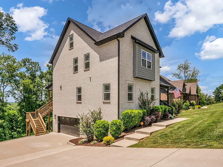 420 Stonemeadow Rd — Photo 4
