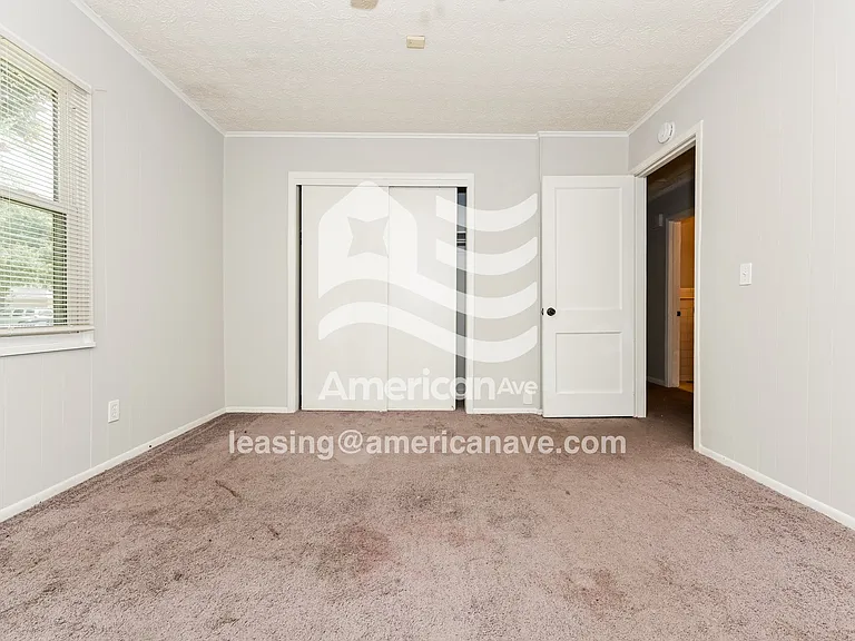25197_008_wm_-_main_bedroom_12906766.jpg