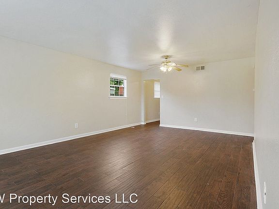 3rd image of 2419 Octavia Dr