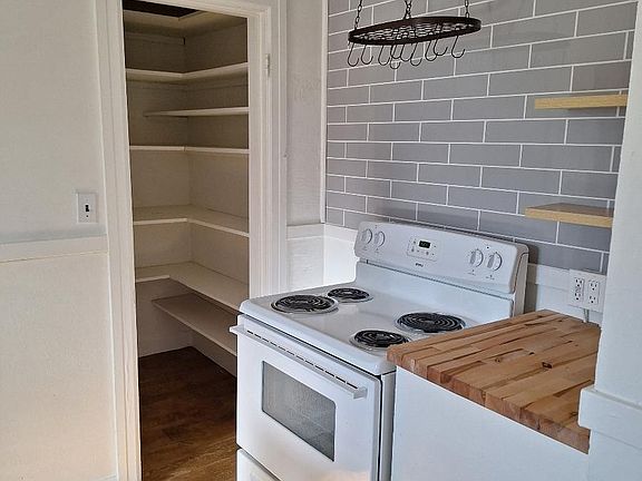 4th image of 1611 North St #1