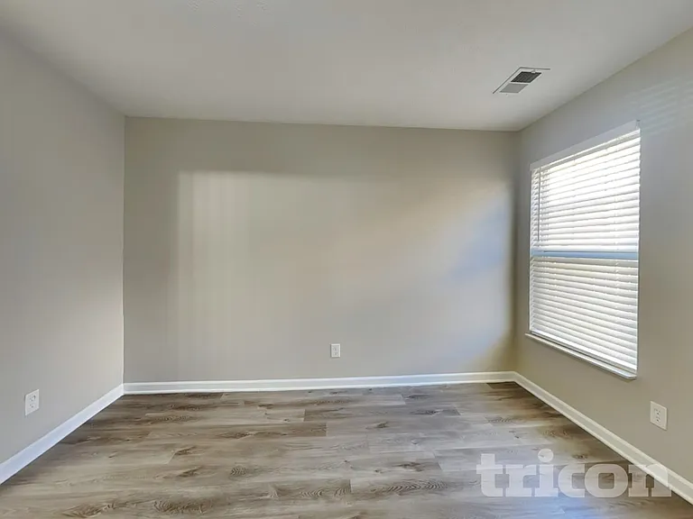125 Ivy Hill Ln — Photo 6