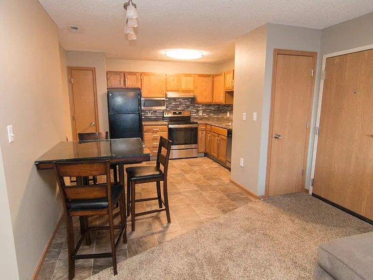 Highland View Apartments — Photo 127