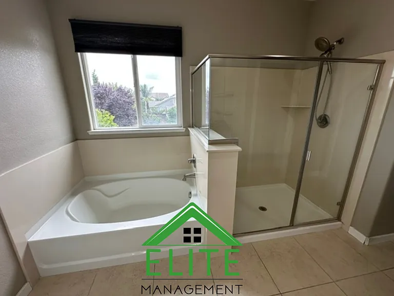 1084 Navigator Dr — Photo 27