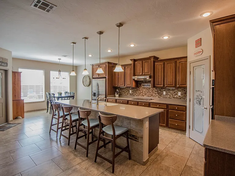 1155 Santiago St — Photo 2