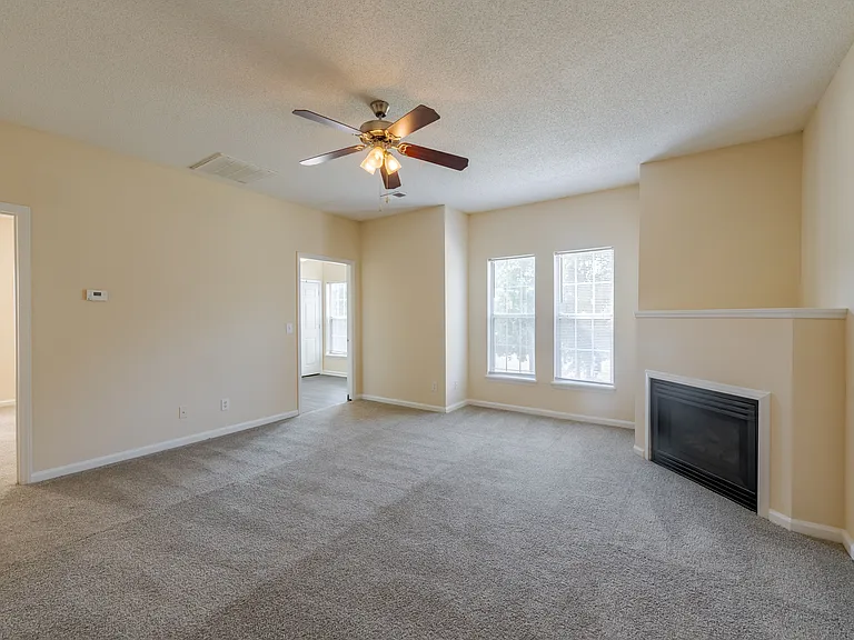 Abbington Place Apartments — Photo 10