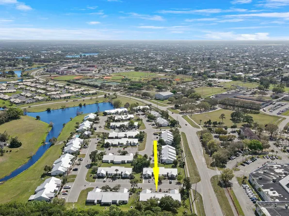 562 SW Tamworth Street, Port St Lucie, FL 34953