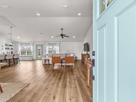 5th image of 3800 Redbud Way