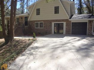 938 Granite Springs Ln, Stone Mountain, GA 30083