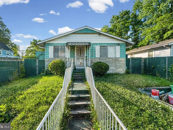 806 Clovis Ave, Capitol Heights, MD 20743