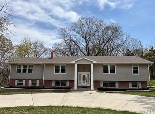 3656 Bassett Woods Dr, Pacific, MO 63069