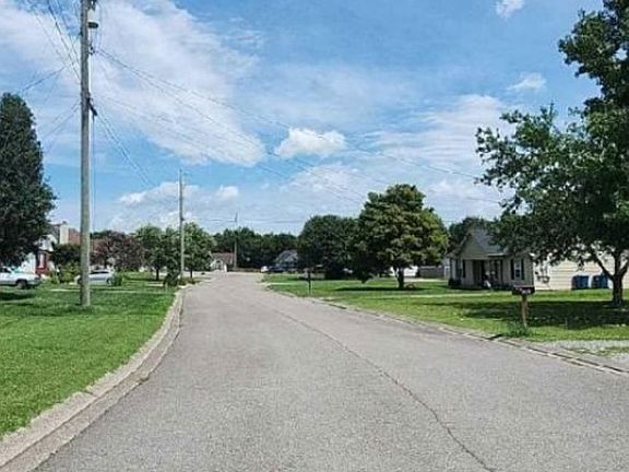 Exterior Neighborhood (street photo)
