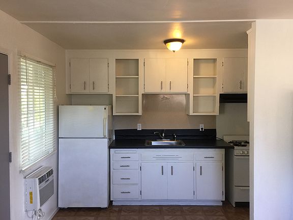 2nd image of 633 Cummins Way APT 1