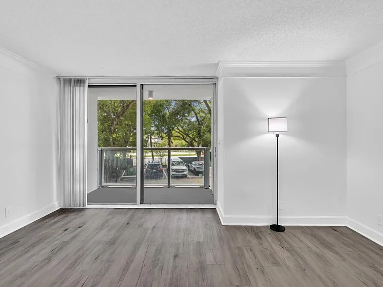 Nottingham Pine Luxury Apartment Homes — Photo 47