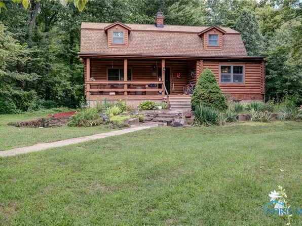 9840 Salisbury Rd, Monclova, OH 43542