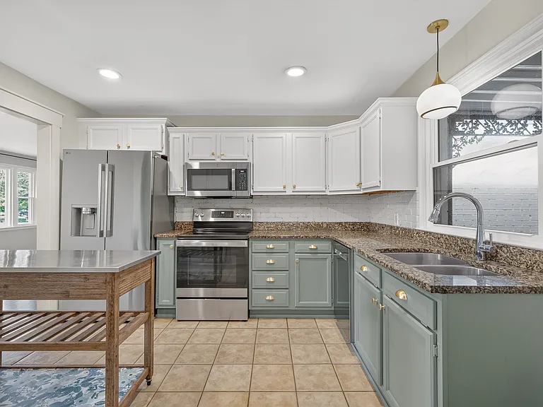 544 Watsonwood Dr — Photo 10