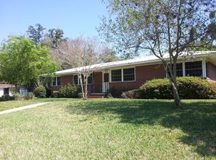 1041 Las Robida Dr, Jacksonville, FL 32211