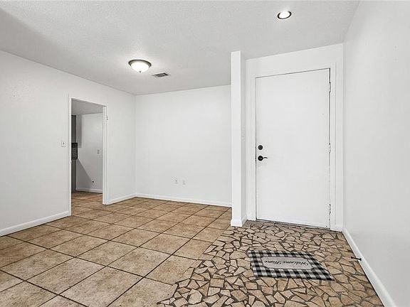 2nd image of 465 Ridgewood Loop