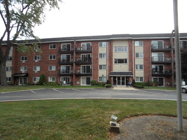 1st image of 100 W Park Circle Dr APT 4G