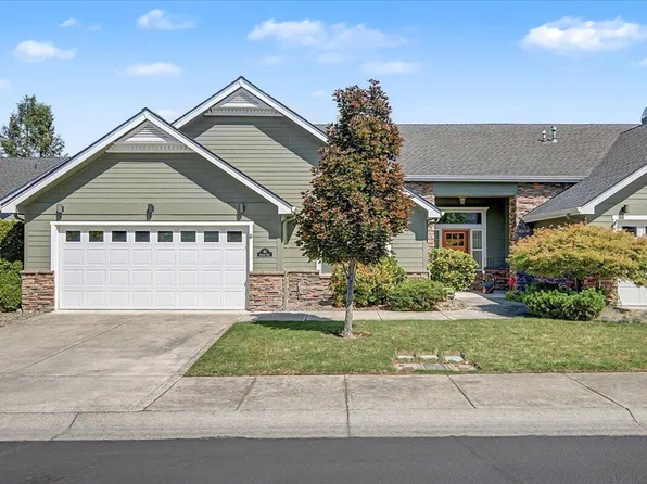 89 Sky Hawk Dr, Eagle Point, OR 97524