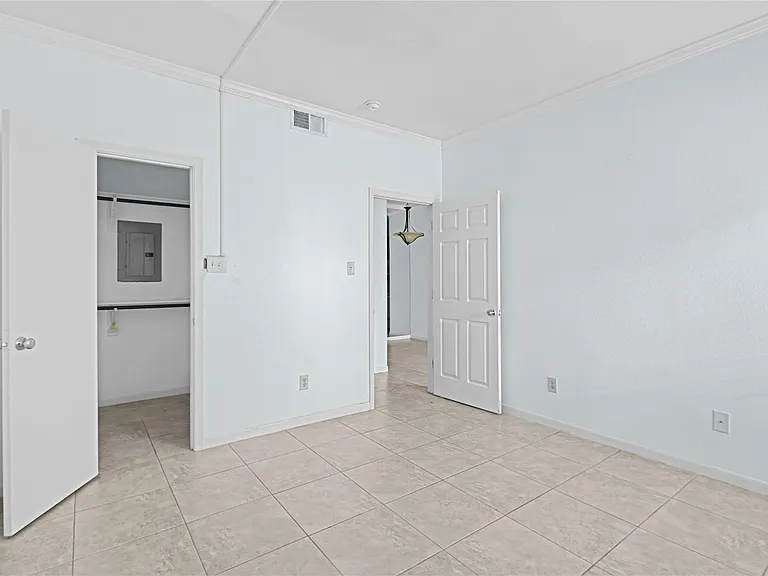 10051 Westpark Dr #205 — Photo 8