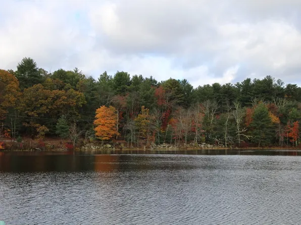 3 Upton St, Millbury, MA 01527