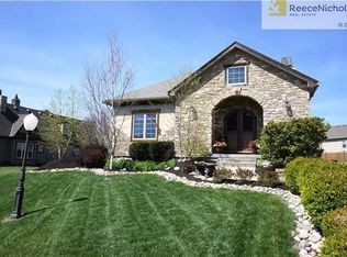 2124 Chateau Pl, Raymore, MO 64083