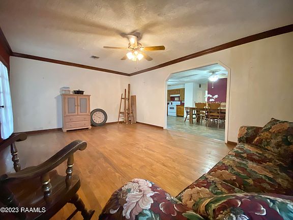 4th image of 11114 Lauren Ave
