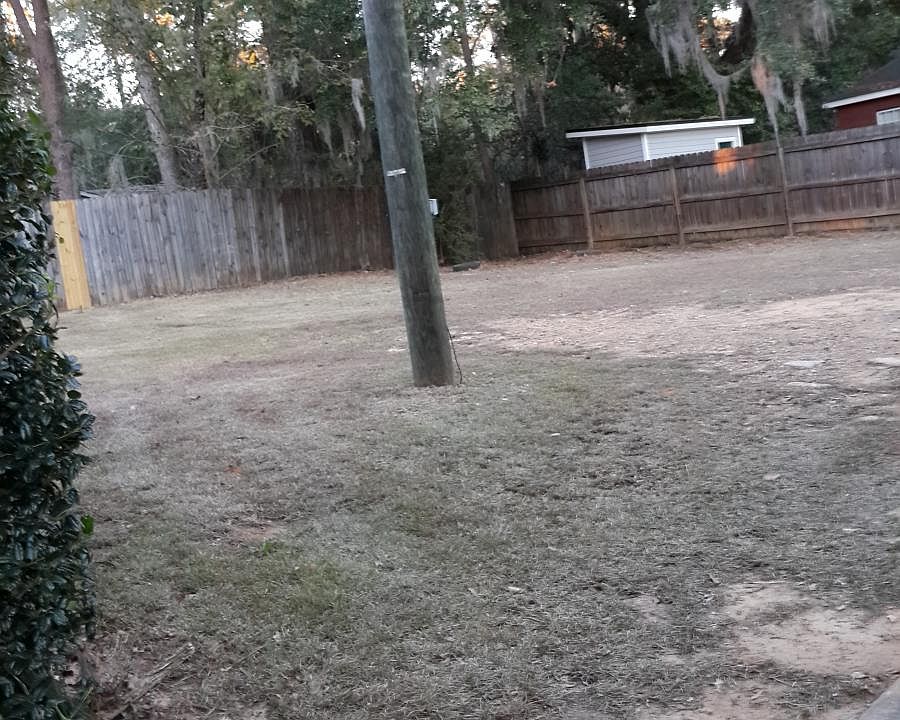 2nd image of 2421 Country Club Dr