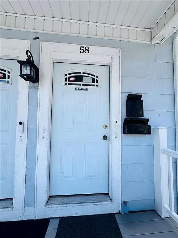 3 bed, 1302 sqft, $2,200 — Photo 3
